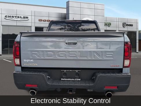 Used 2025 Honda Ridgeline Sport image 5