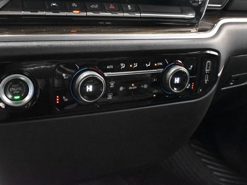 Used 2022 Chevrolet Silverado 1500 LT AWD/4WD image 19
