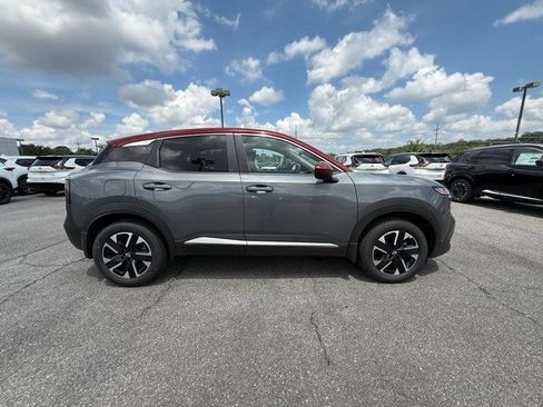 New 2025 Nissan Kicks SV image 4
