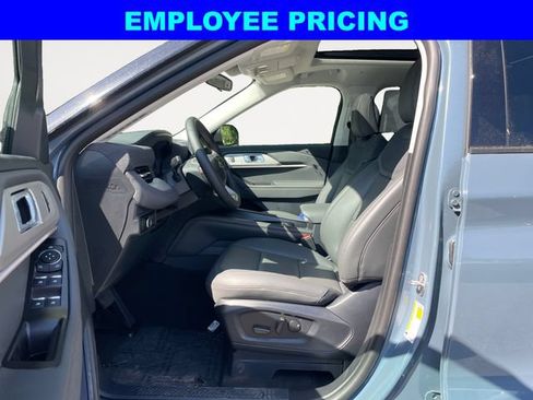 New 2026 Ford Explorer Active w/ Active Comfort Package AWD/4WD image 9
