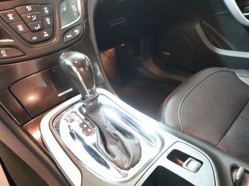 Used 2017 Buick Regal Premium w/ Driver Confidence Package #2 image 20