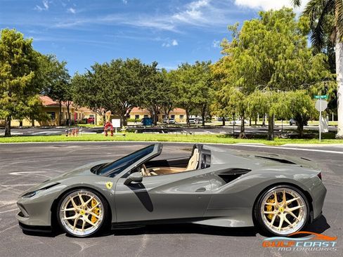 Used 2022 Ferrari F8 Tributo RWD image 40