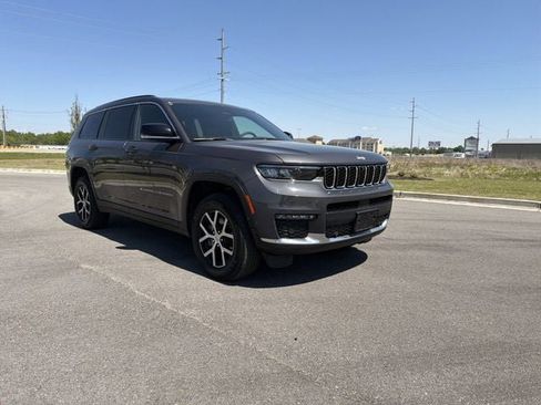 Used 2024 Jeep Grand Cherokee L Limited w/ Luxury Tech Group II image 7