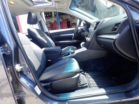 Used 2010 Subaru Outback 2.5i Premium image 26