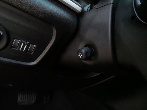 Used 2023 Jeep Grand Cherokee Limited w/ Luxury Tech Group II image 27