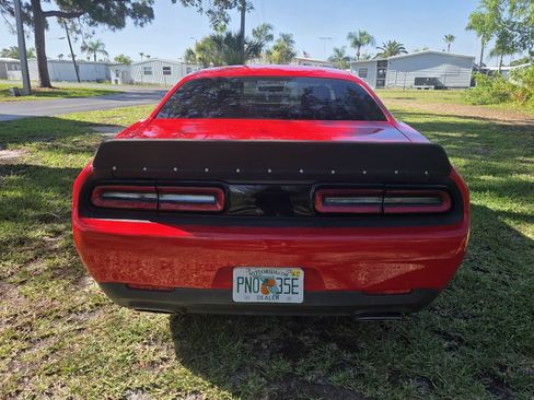 Used 2016 Dodge Challenger R/T RWD image 7