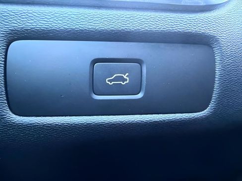 Used 2024 Volvo XC60 B5 Plus image 20