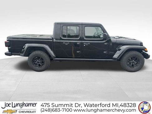 Used 2021 Jeep Gladiator Sport AWD/4WD image 2