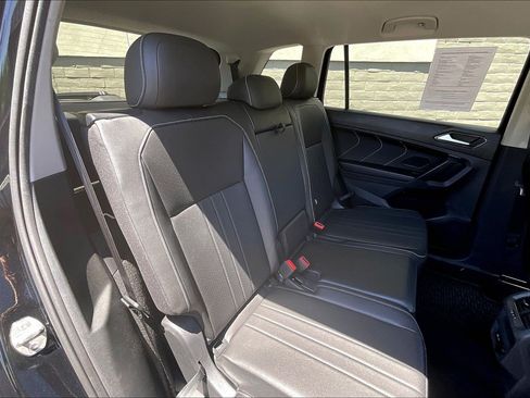 Certified 2023 Volkswagen Tiguan SE FWD image 26