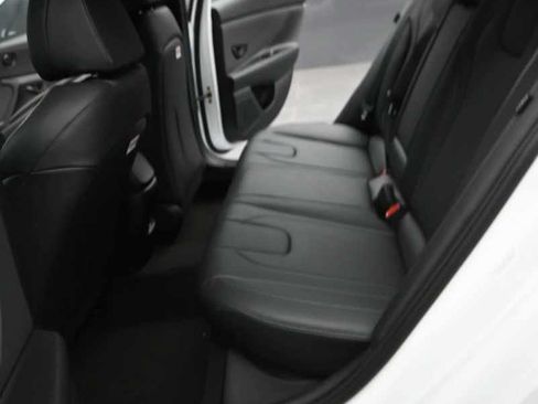 New 2026 Hyundai Elantra SEL Sport FWD image 17