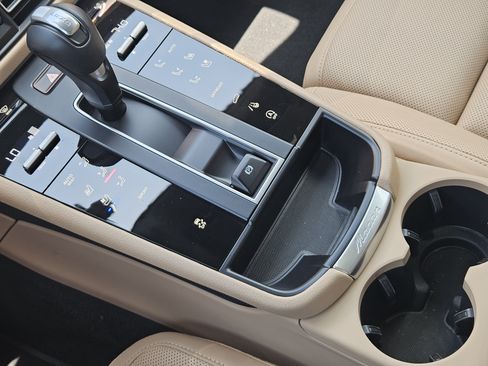 Certified 2026 Porsche Macan AWD/4WD image 20
