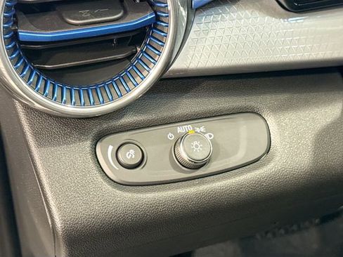 New 2026 Chevrolet Trax LT w/ Driver Confidence Package image 11