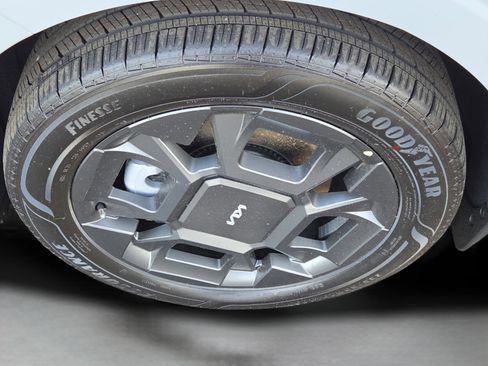 New 2026 Kia Carnival EX FWD image 9