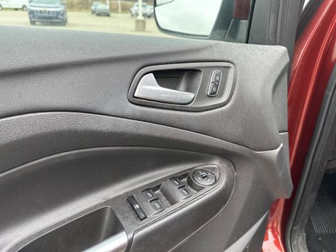 Used 2014 Ford Escape SE image 18