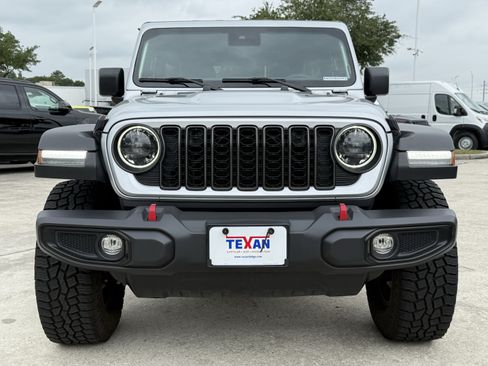 Used 2024 Jeep Wrangler Unlimited Rubicon AWD/4WD image 10