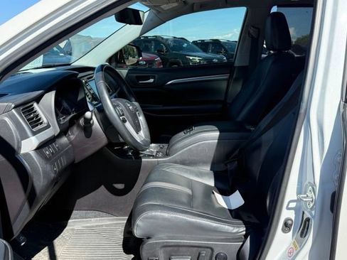 Used 2018 Toyota Highlander SE AWD/4WD image 13