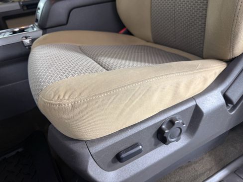 Used 2014 Ford F250 XLT w/ XLT Premium Package image 18