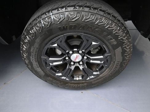 Used 2023 GMC Canyon Elevation w/ Convenience Package image 25