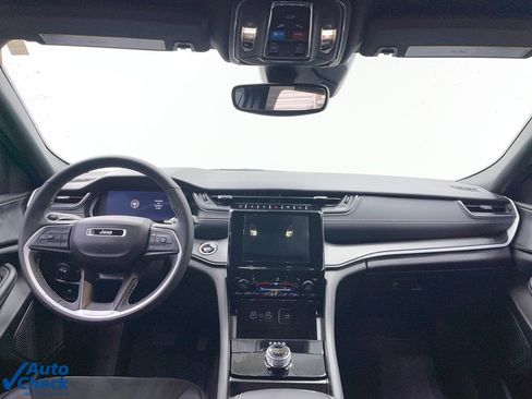 Used 2024 Jeep Grand Cherokee Altitude image 18