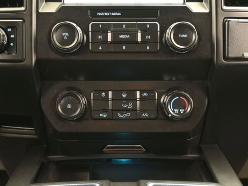Used 2019 Ford F150 XL w/ Equipment Group 101A Mid AWD/4WD image 34