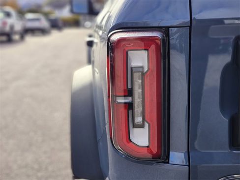 New 2025 Ford Bronco Badlands image 9