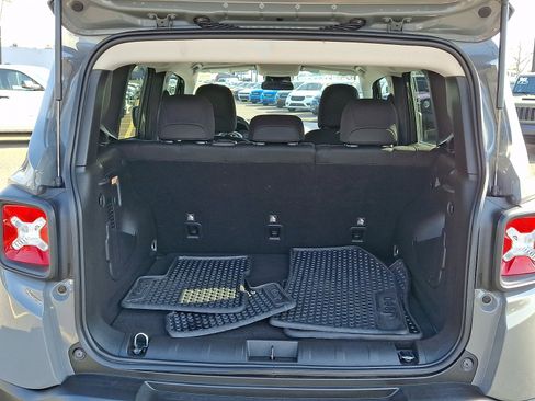 Used 2022 Jeep Renegade Latitude image 27