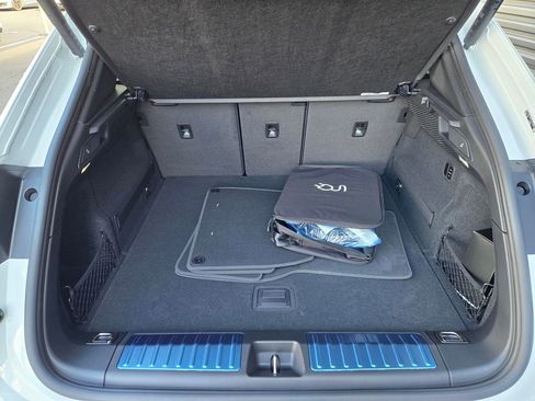 New 2026 Porsche Macan Electric image 27