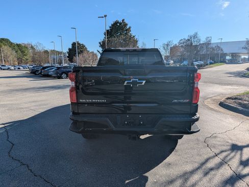 Used 2022 Chevrolet Silverado 1500 ZR2 w/ Technology Package image 6