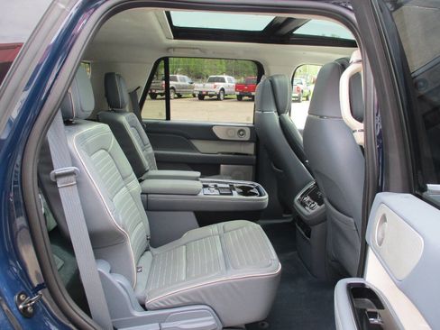 Used 2018 Lincoln Navigator Black Label AWD/4WD image 34
