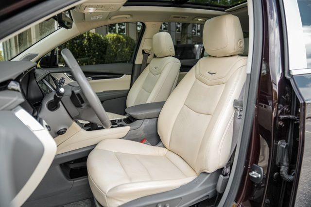 Used 2020 Cadillac XT6 Premium Luxury AWD/4WD image 40