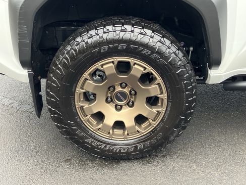 Used 2025 Toyota 4Runner Trailhunter AWD/4WD image 13