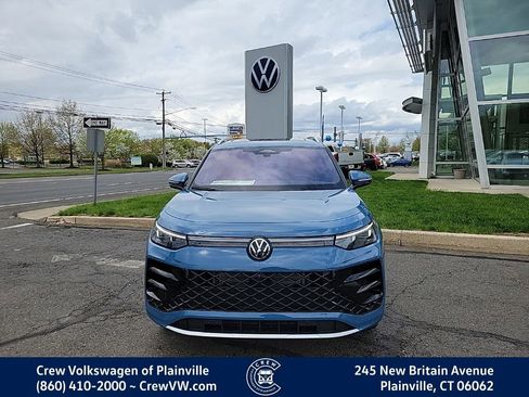 New 2026 Volkswagen Tiguan SEL R-Line AWD/4WD image 2