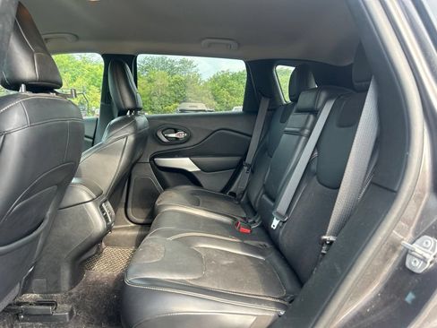 Used 2018 Jeep Cherokee Latitude Plus w/ Comfort/Convenience Group AWD/4WD image 6