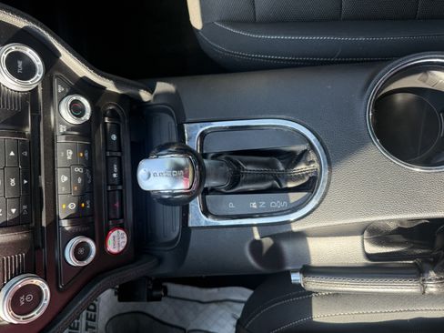 Used 2015 Ford Mustang Coupe RWD image 15