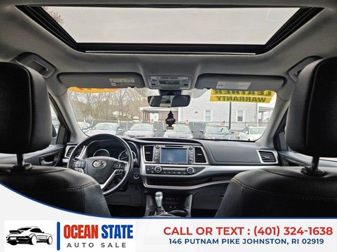 Used 2017 Toyota Highlander XLE AWD/4WD image 14