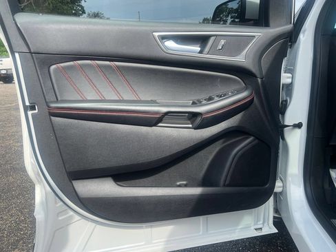 Used 2022 Ford Edge ST-Line w/ Class II Trailer Tow Package AWD/4WD image 10