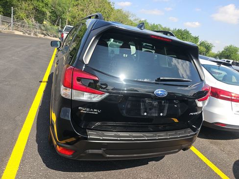 Used 2023 Subaru Forester Premium AWD/4WD image 8