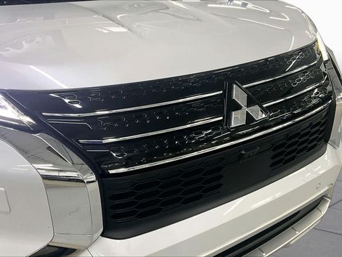 Used 2024 Mitsubishi Outlander SE AWD/4WD image 29