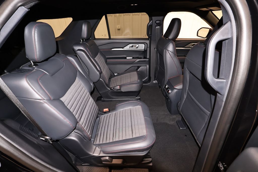 New 2027 Ford Explorer ST-Line w/ Premium Package AWD/4WD image 18