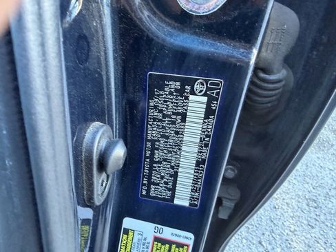 Used 2018 Toyota Corolla LE image 13