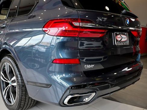 Used 2022 BMW X7 xDrive40i w/ M Sport Package image 13