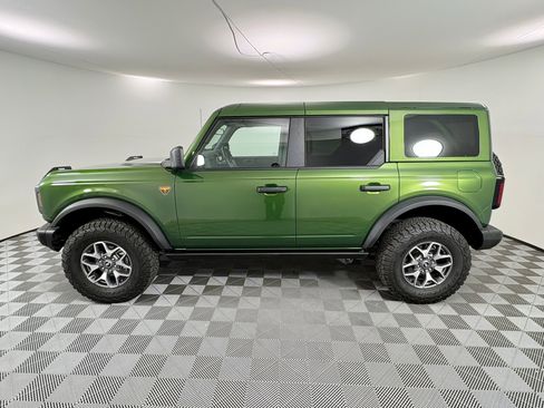 Used 2025 Ford Bronco Badlands AWD/4WD image 2