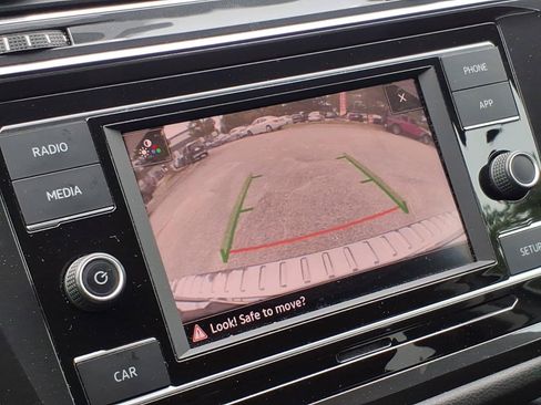 Used 2019 Volkswagen Tiguan S w/ Driver Assistance Package AWD/4WD image 18