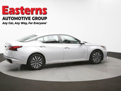 Used 2023 Nissan Altima 2.5 SV FWD image 43