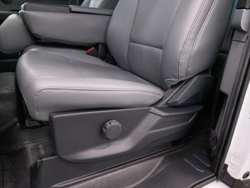 New 2025 Ford F550 4x4 SuperCab Super Duty image 12