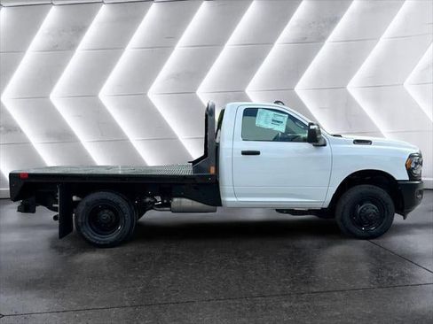 New 2024 RAM 3500 Tradesman image 24