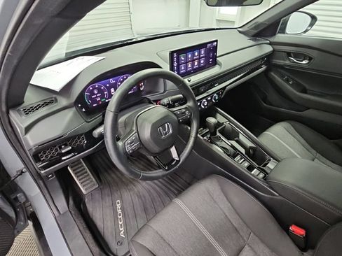 Used 2025 Honda Accord Sport image 12