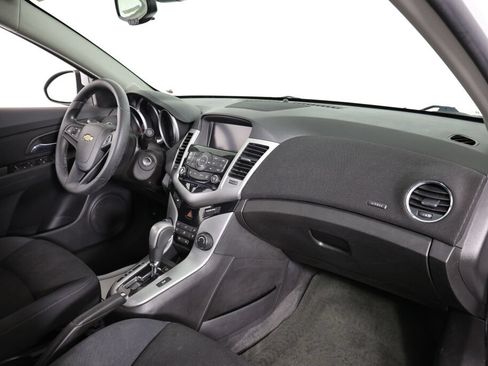 Used 2015 Chevrolet Cruze LT w/ Technology Package FWD image 23