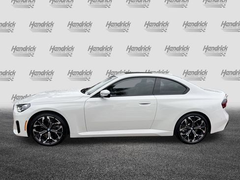 Used 2025 BMW 230i Coupe w/ Convenience Package image 7