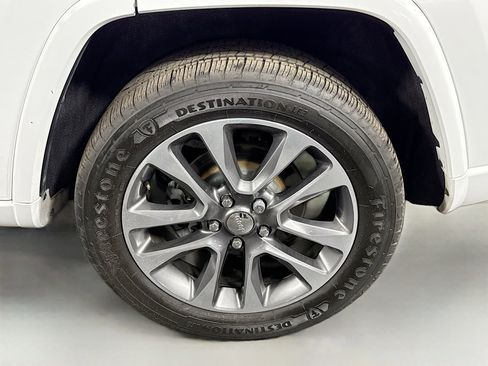 Used 2018 Jeep Grand Cherokee Overland image 37